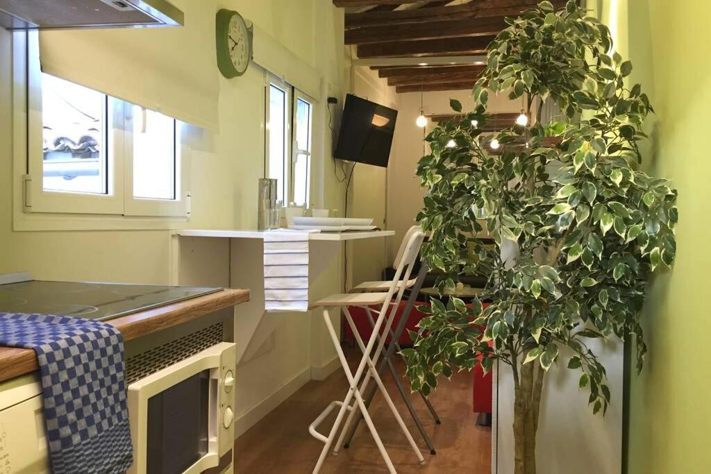 דירות מדריד Plaza Mayor-Acogedor Apartamento En Edificio Historico Del Centro-Wifi מראה חיצוני תמונה